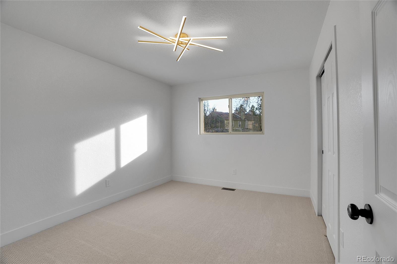 MLS Image #9 for 11802 e kentucky avenue,aurora, Colorado