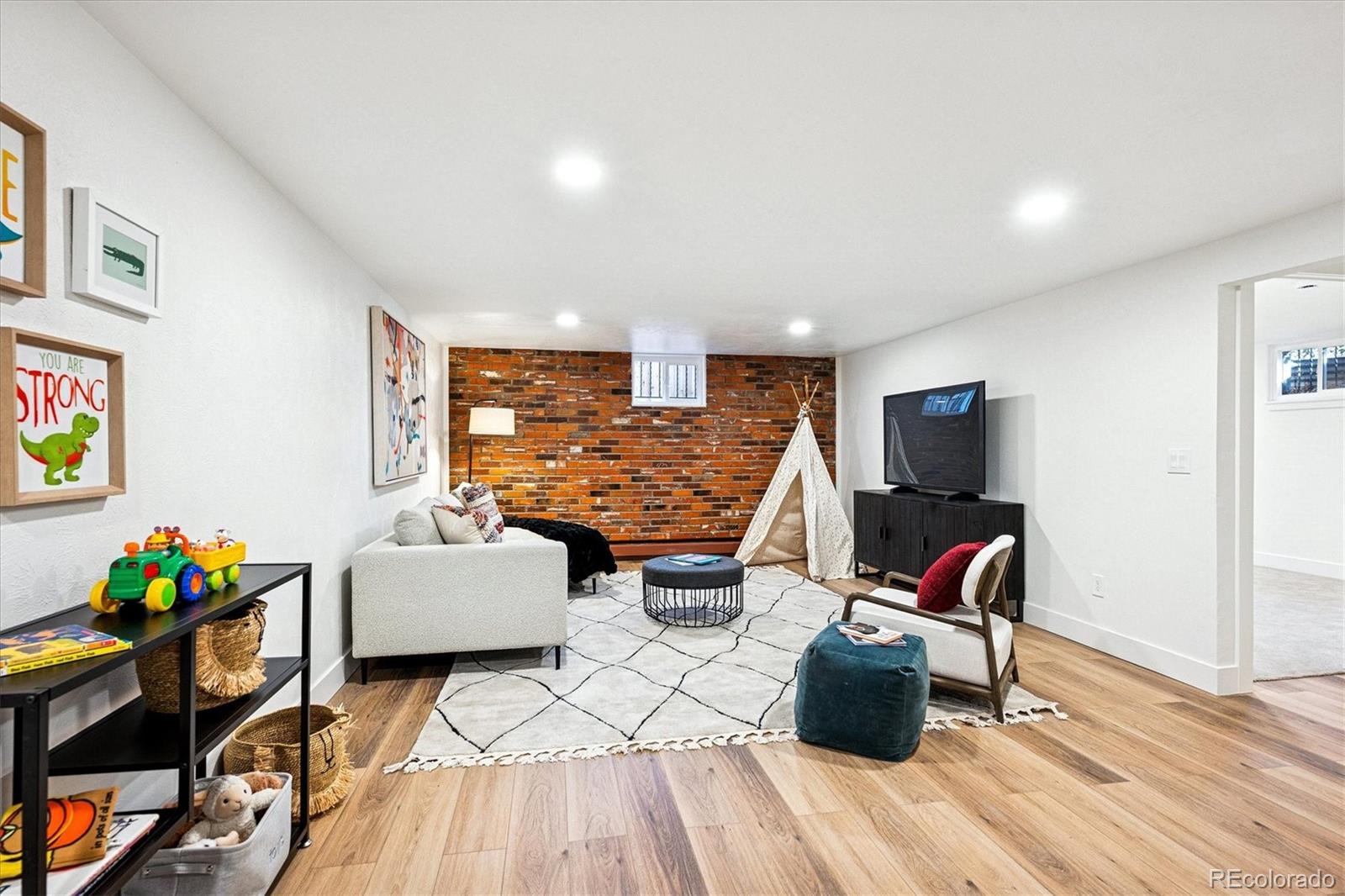 MLS Image #40 for 3926 s magnolia way,denver, Colorado