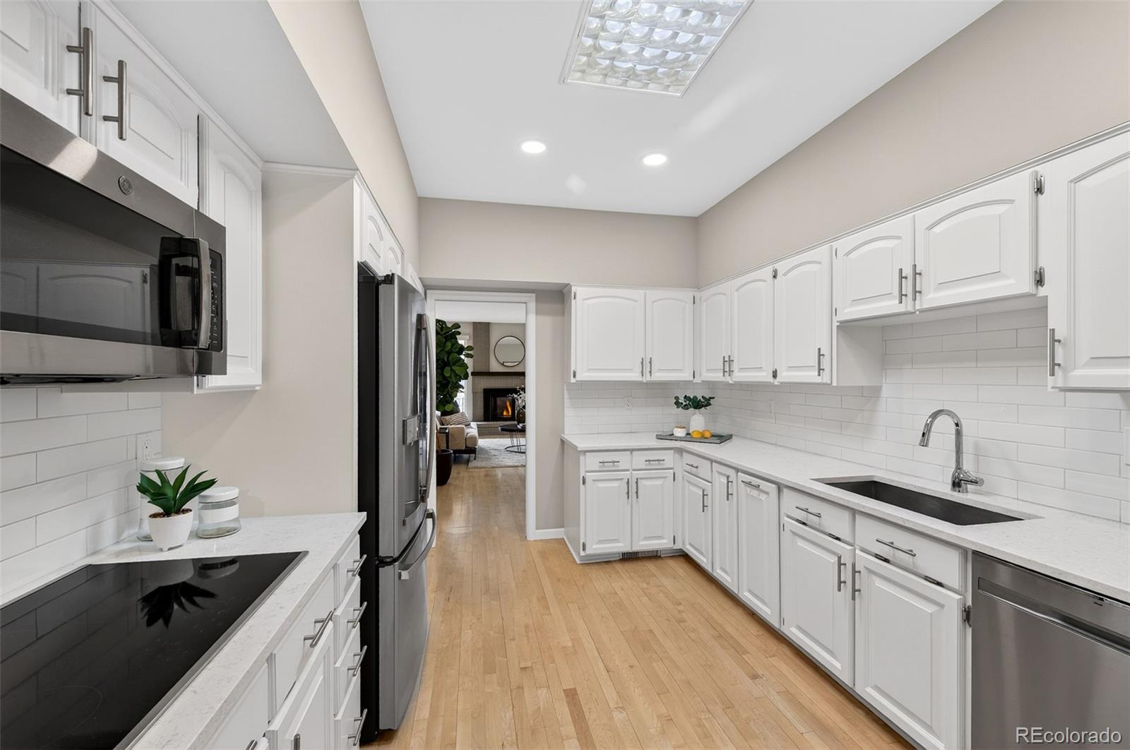 MLS Image #11 for 2800 s university boulevard,denver, Colorado