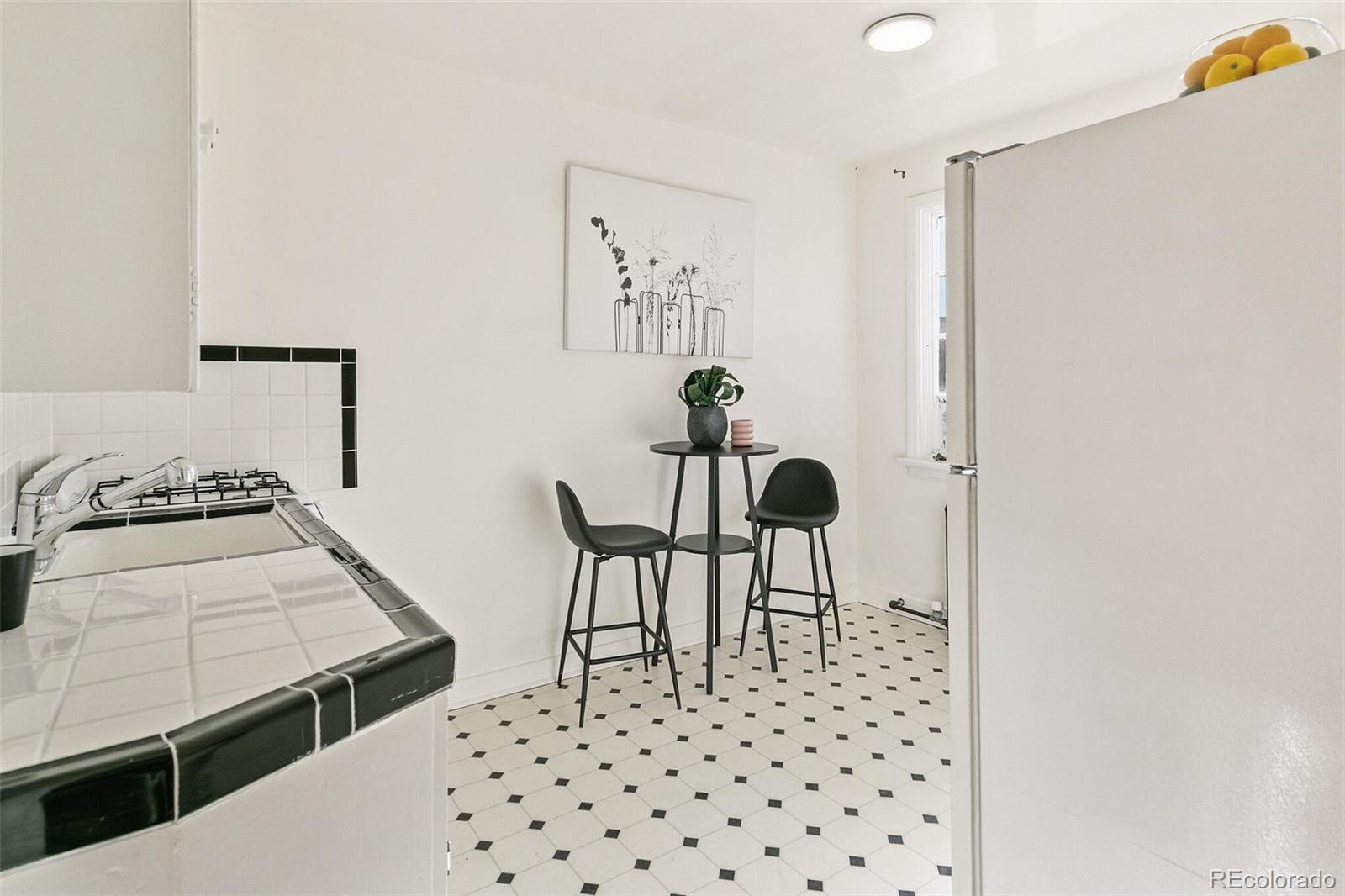MLS Image #8 for 1605  saint paul street 10,denver, Colorado