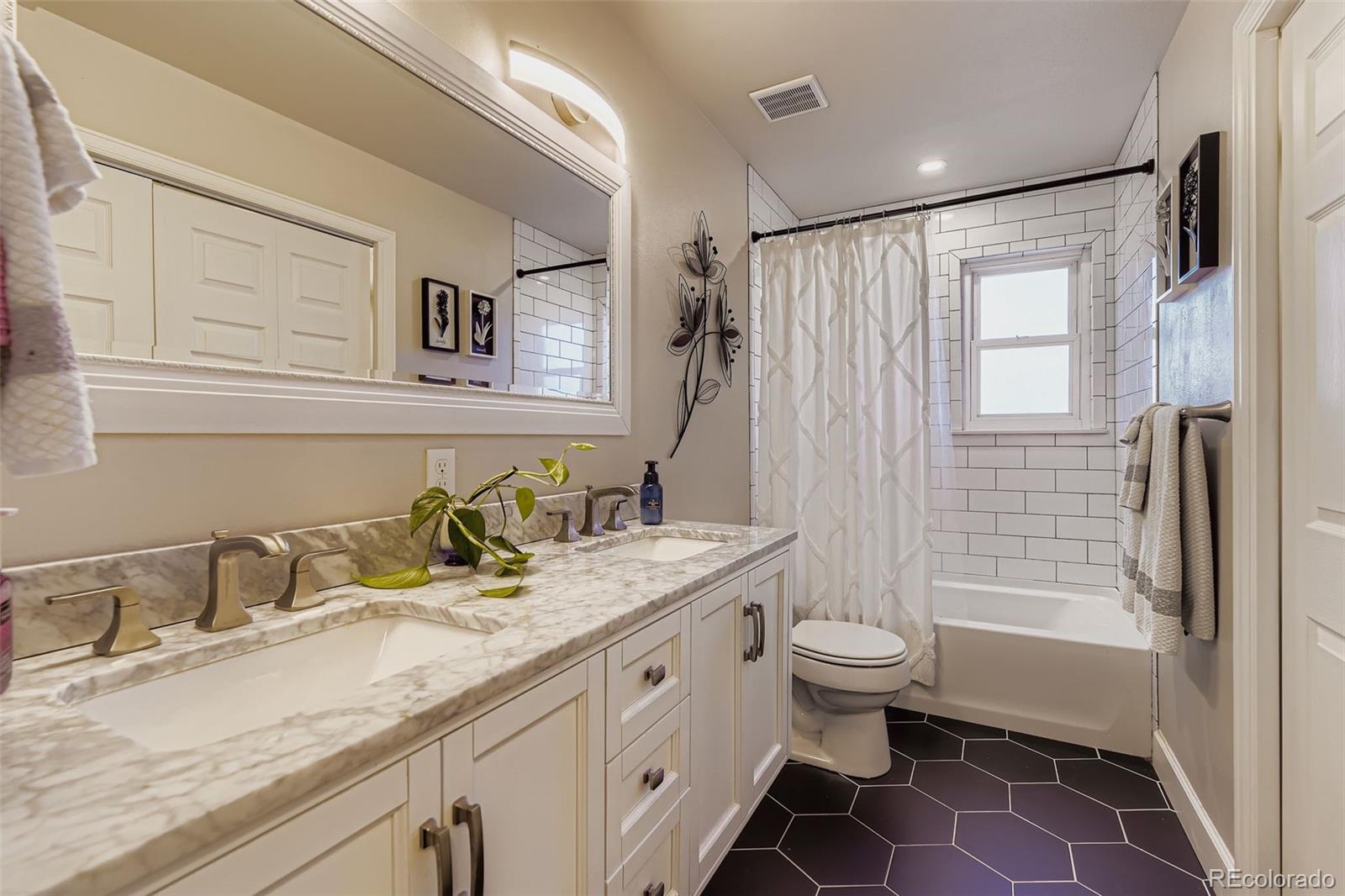 MLS Image #17 for 7085 s dahlia street,centennial, Colorado