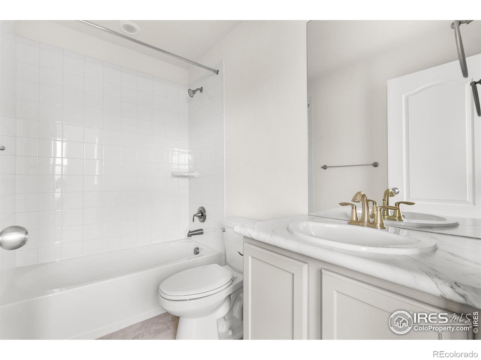 MLS Image #32 for 665  sundance circle,erie, Colorado