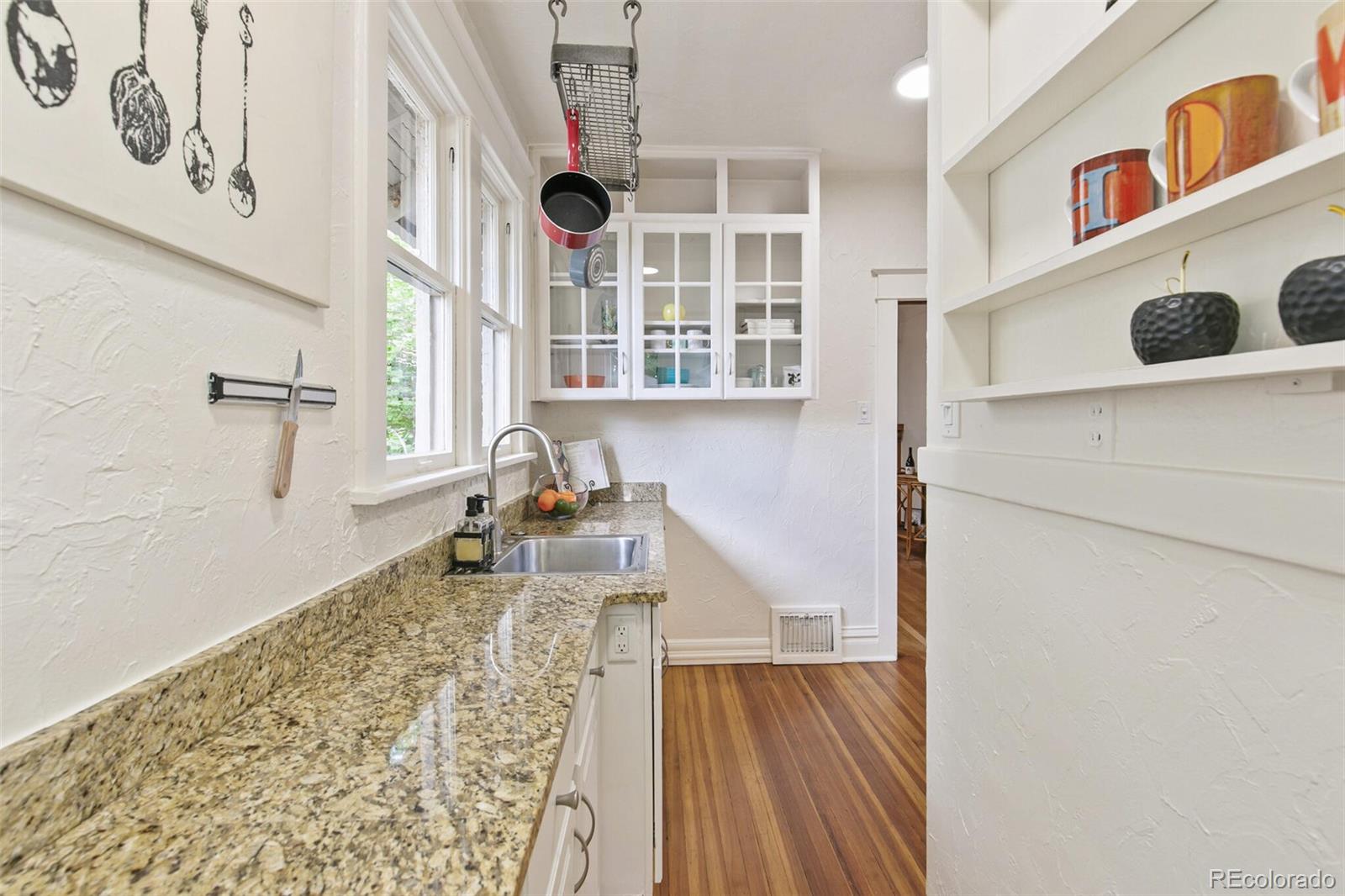 MLS Image #11 for 525 s ogden street,denver, Colorado