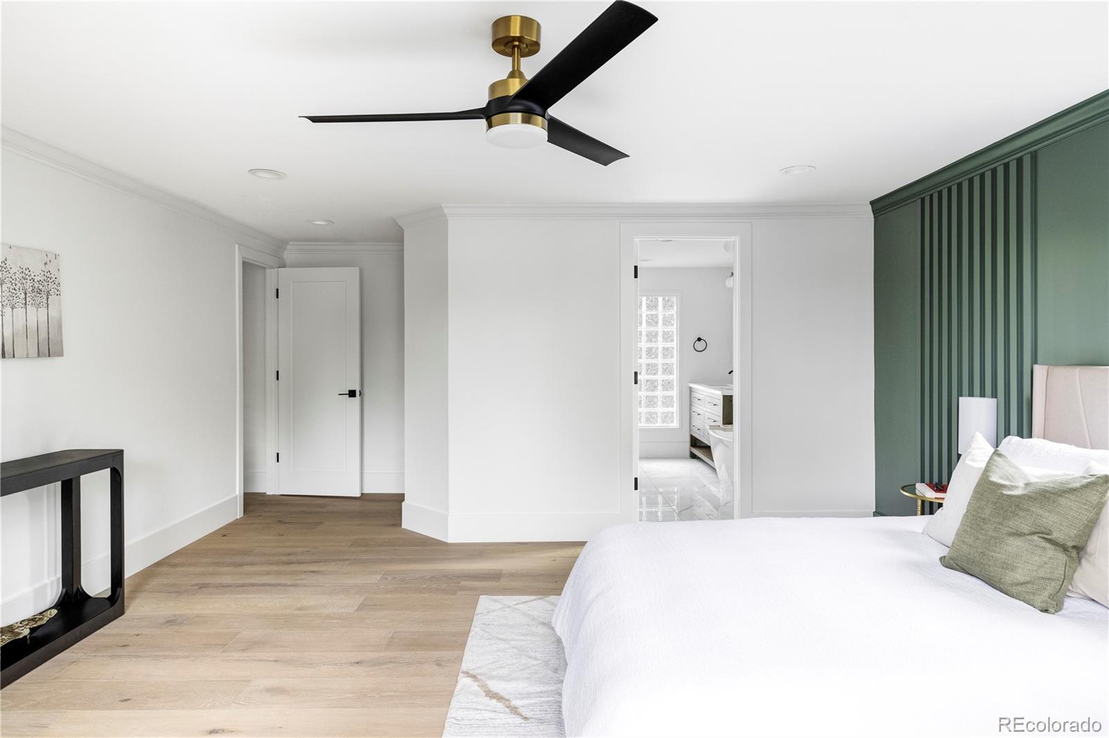 MLS Image #11 for 3930 s hillcrest drive,denver, Colorado