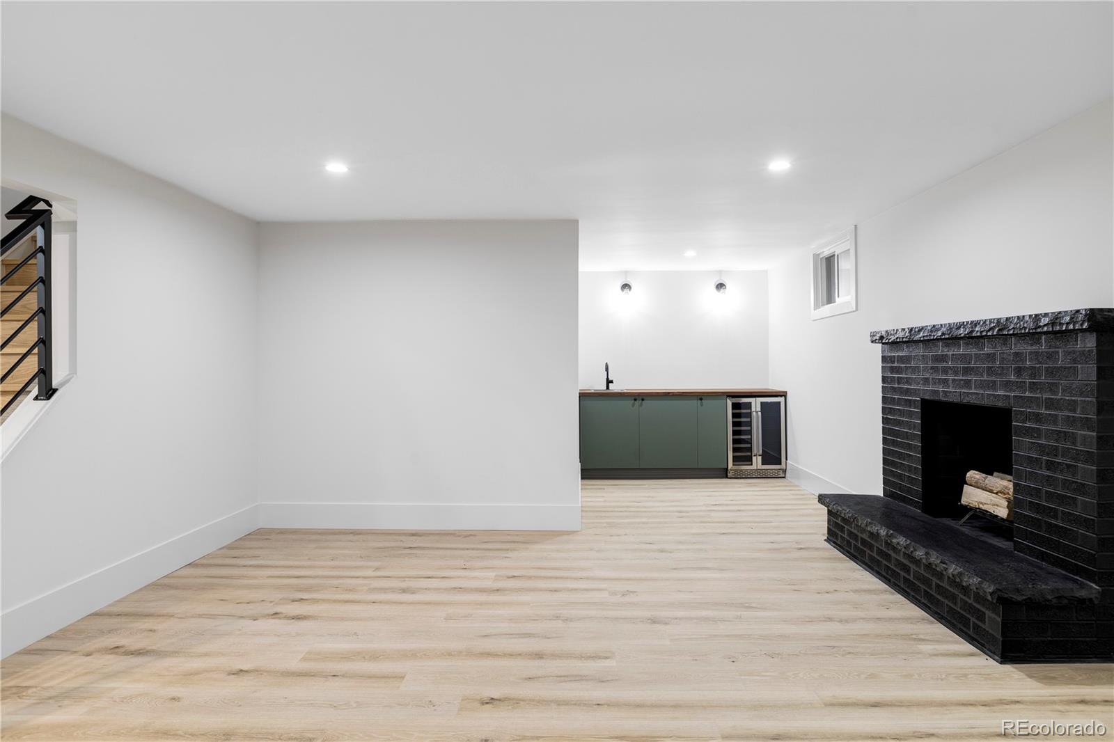 MLS Image #23 for 3930 s hillcrest drive,denver, Colorado
