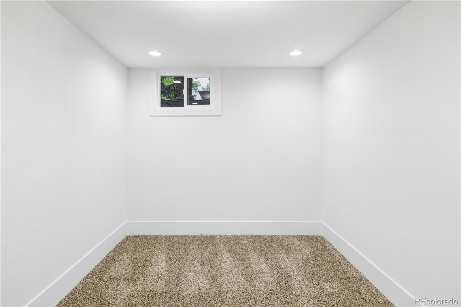 MLS Image #29 for 3930 s hillcrest drive,denver, Colorado