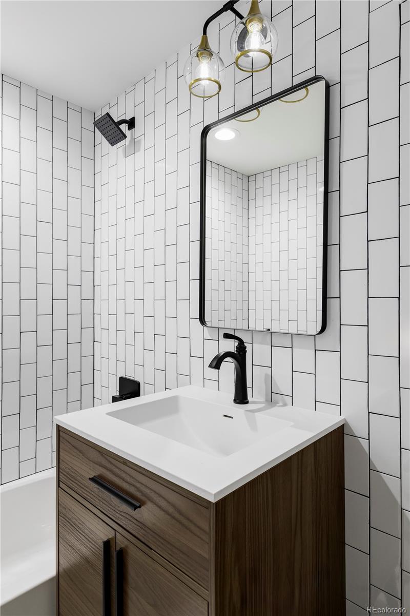 MLS Image #30 for 3930 s hillcrest drive,denver, Colorado