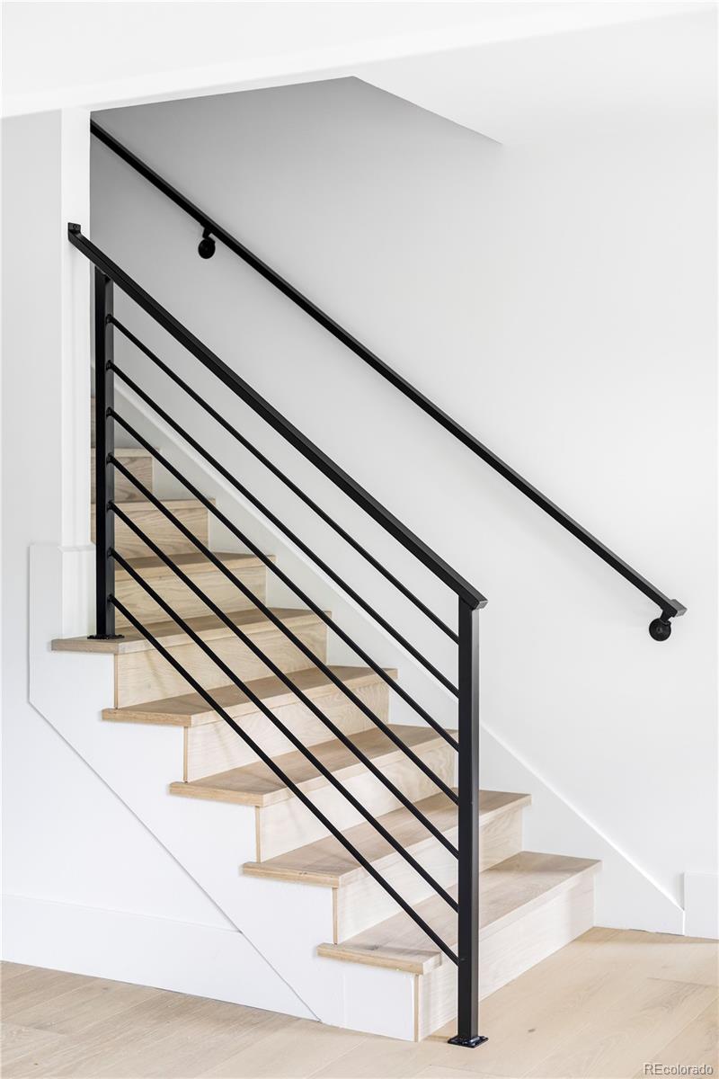 MLS Image #9 for 3930 s hillcrest drive,denver, Colorado