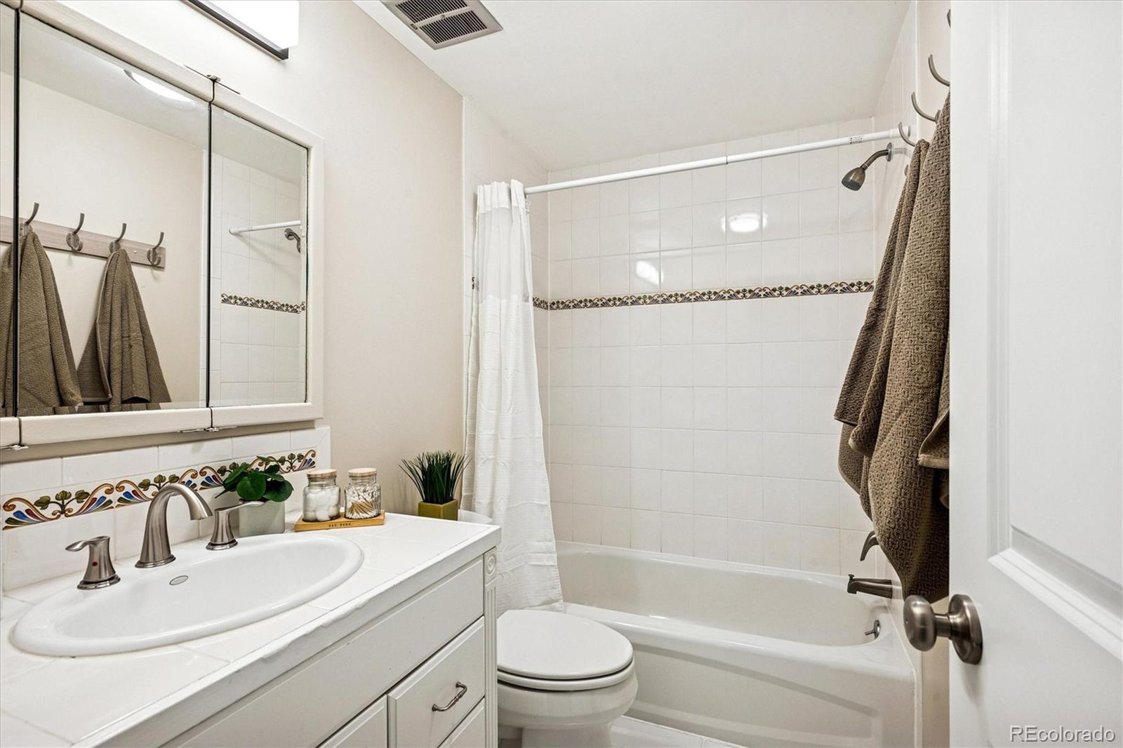 MLS Image #27 for 8365 e jamison circle,englewood, Colorado
