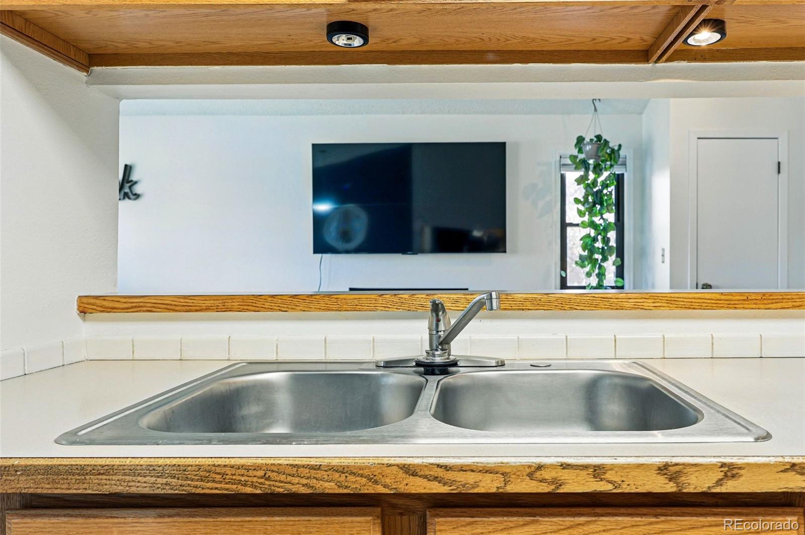 MLS Image #16 for 540 s forest street 5-204,denver, Colorado