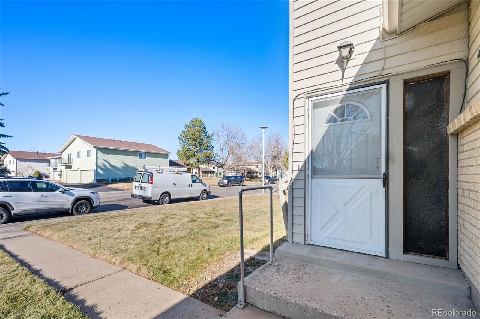 MLS Image #5 for 3354 s flower street,lakewood, Colorado