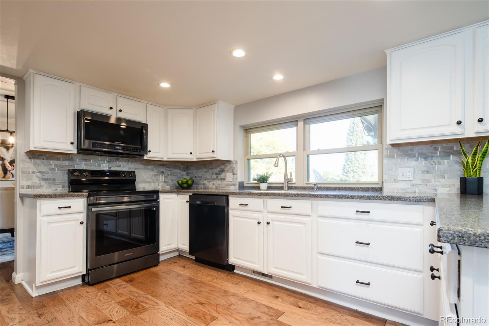 MLS Image #10 for 6711 w portland place,littleton, Colorado