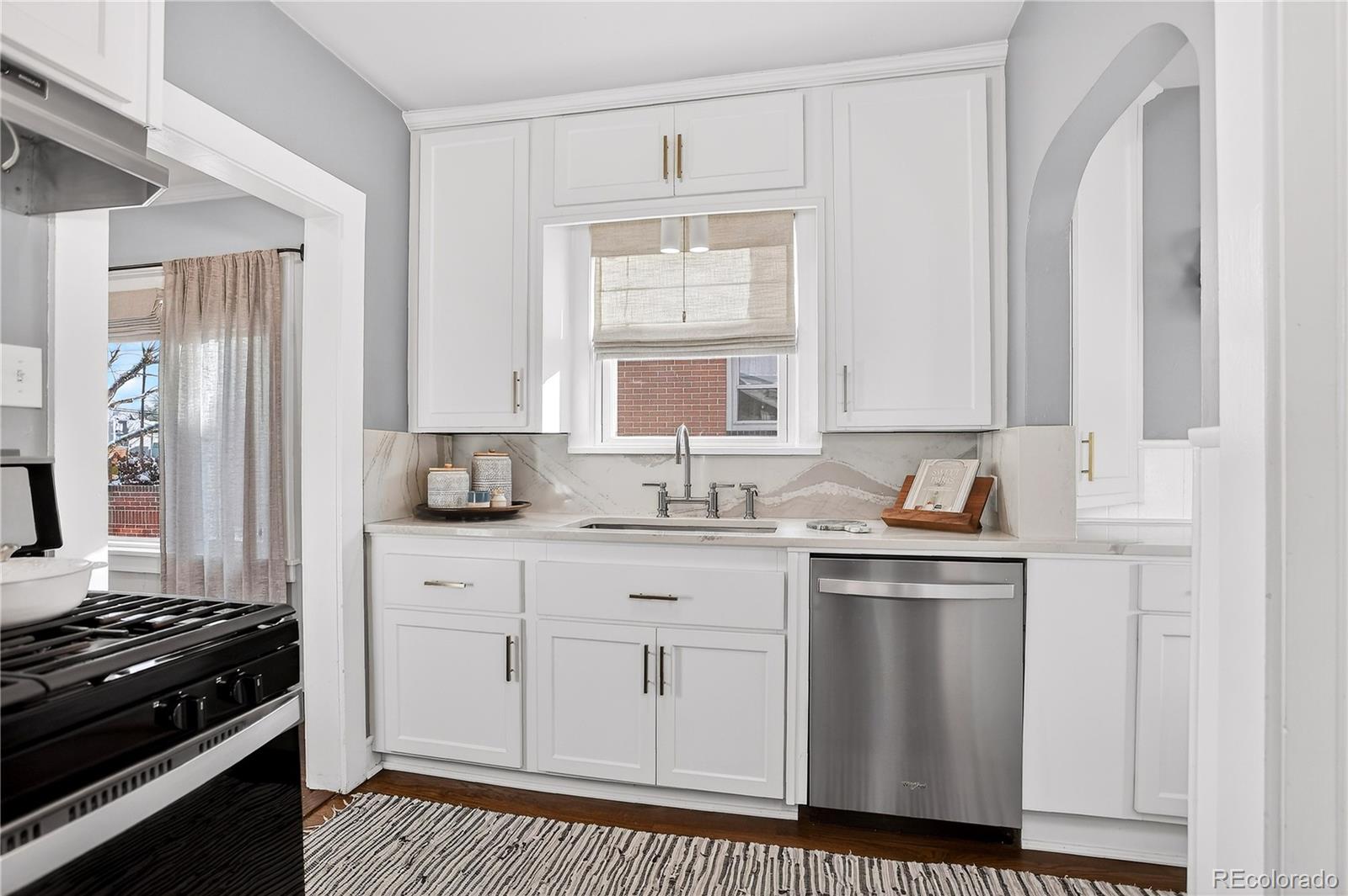 MLS Image #10 for 2077 s corona street,denver, Colorado