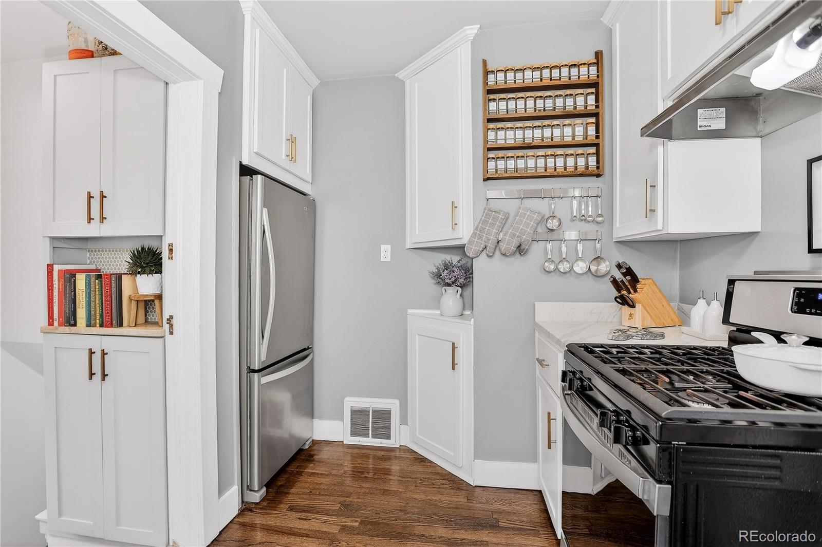 MLS Image #11 for 2077 s corona street,denver, Colorado