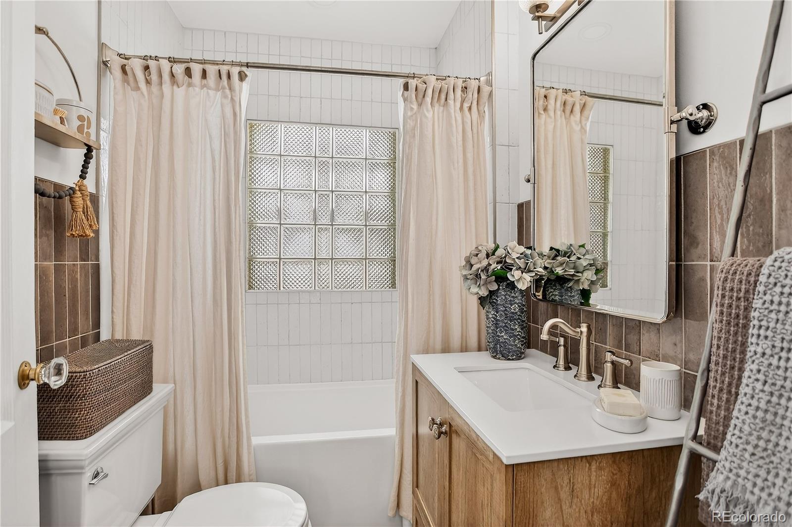 MLS Image #16 for 2077 s corona street,denver, Colorado