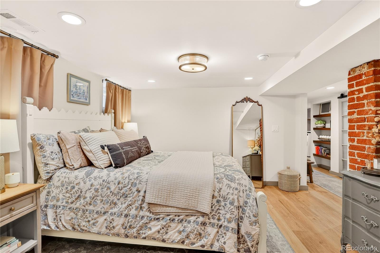 MLS Image #23 for 2077 s corona street,denver, Colorado