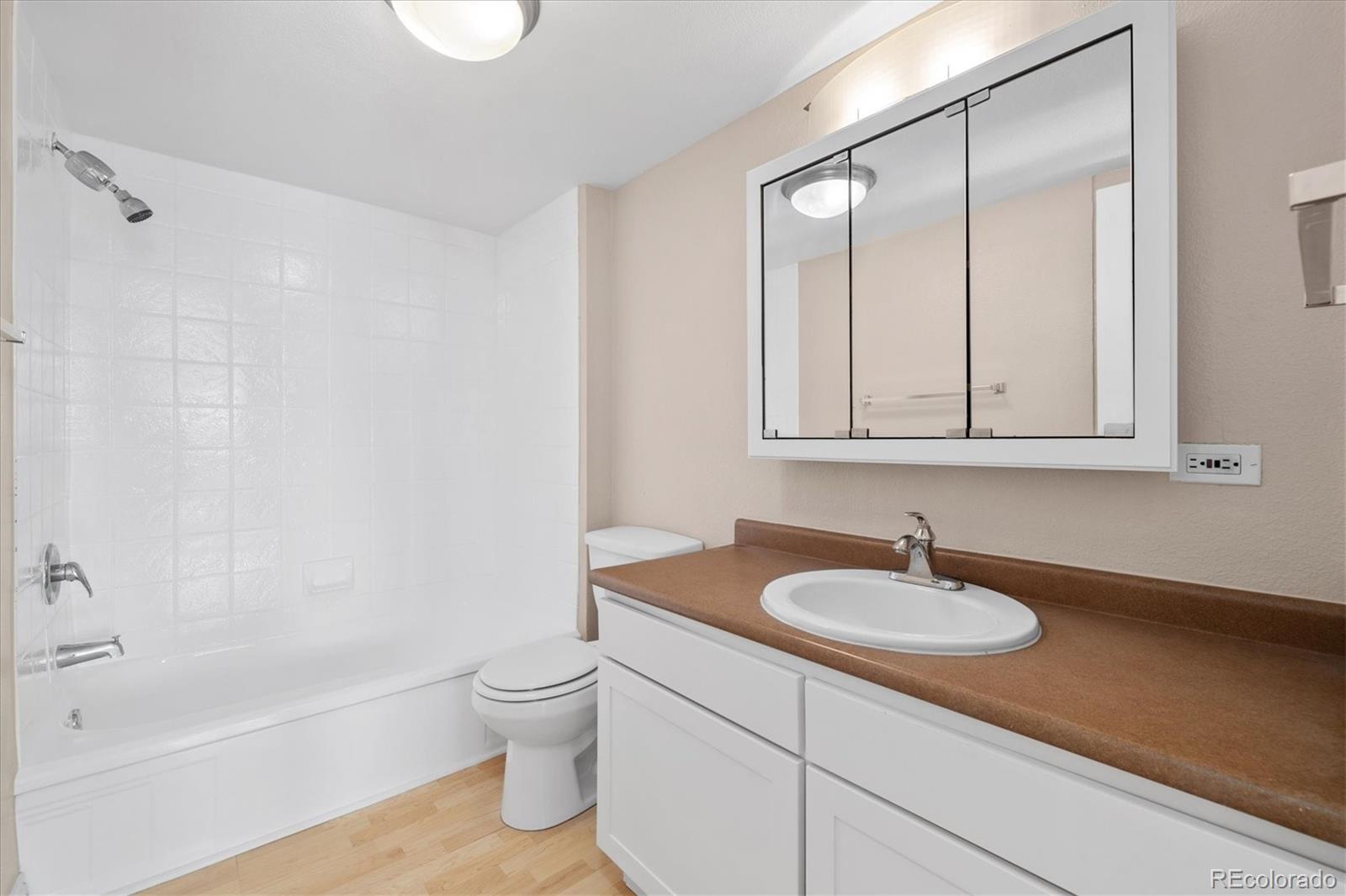 MLS Image #19 for 1196 n grant street 501,denver, Colorado