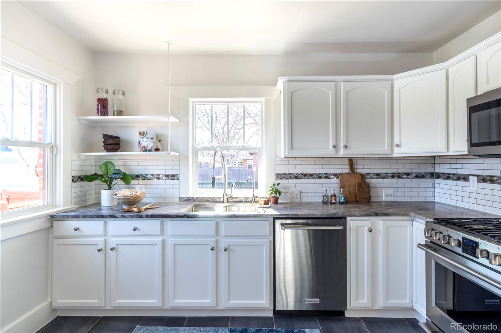 MLS Image #5 for 3200 n vine street,denver, Colorado