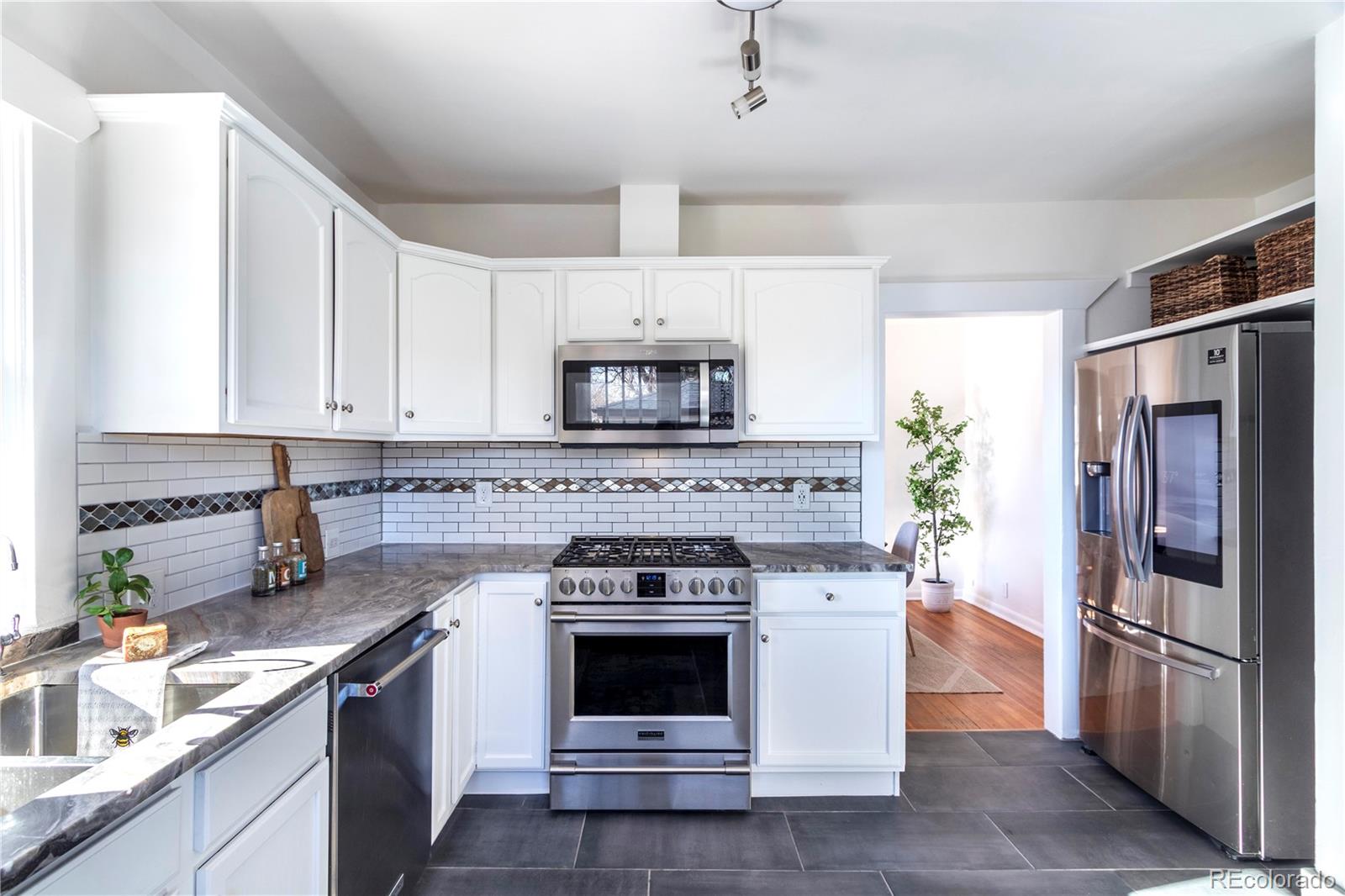 MLS Image #6 for 3200 n vine street,denver, Colorado