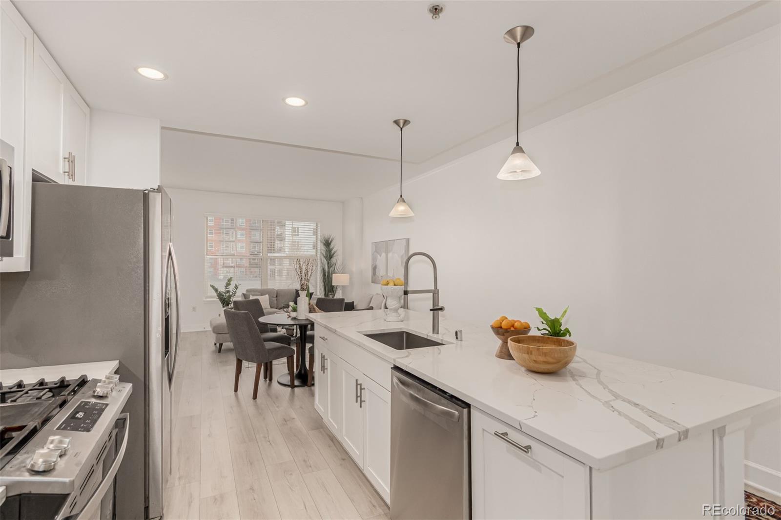 MLS Image #10 for 1975 n grant street 627,denver, Colorado