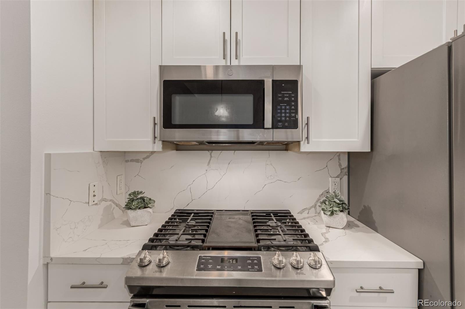 MLS Image #12 for 1975 n grant street 627,denver, Colorado