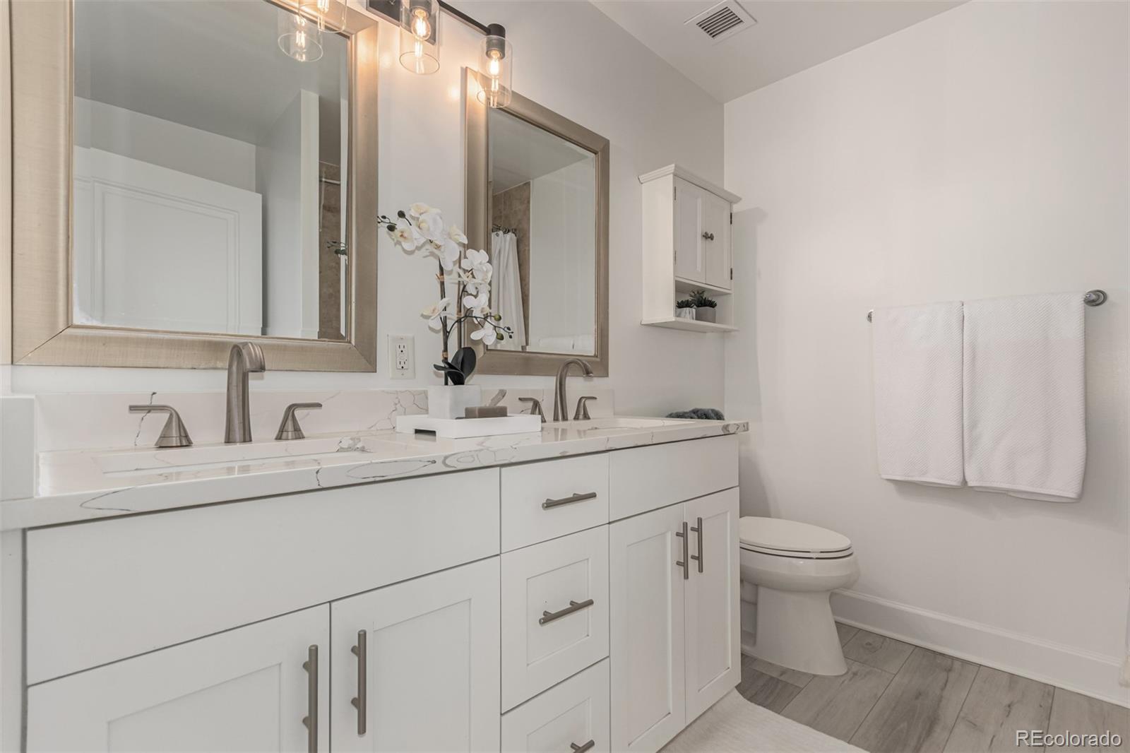 MLS Image #18 for 1975 n grant street 627,denver, Colorado