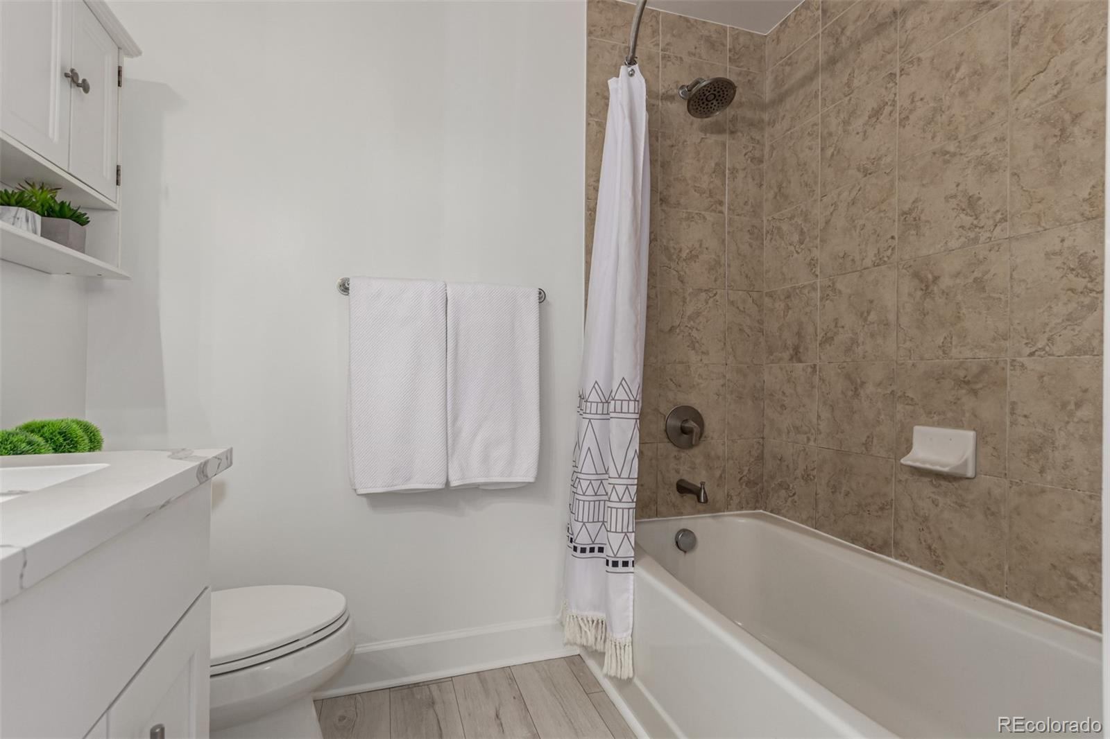 MLS Image #19 for 1975 n grant street 627,denver, Colorado