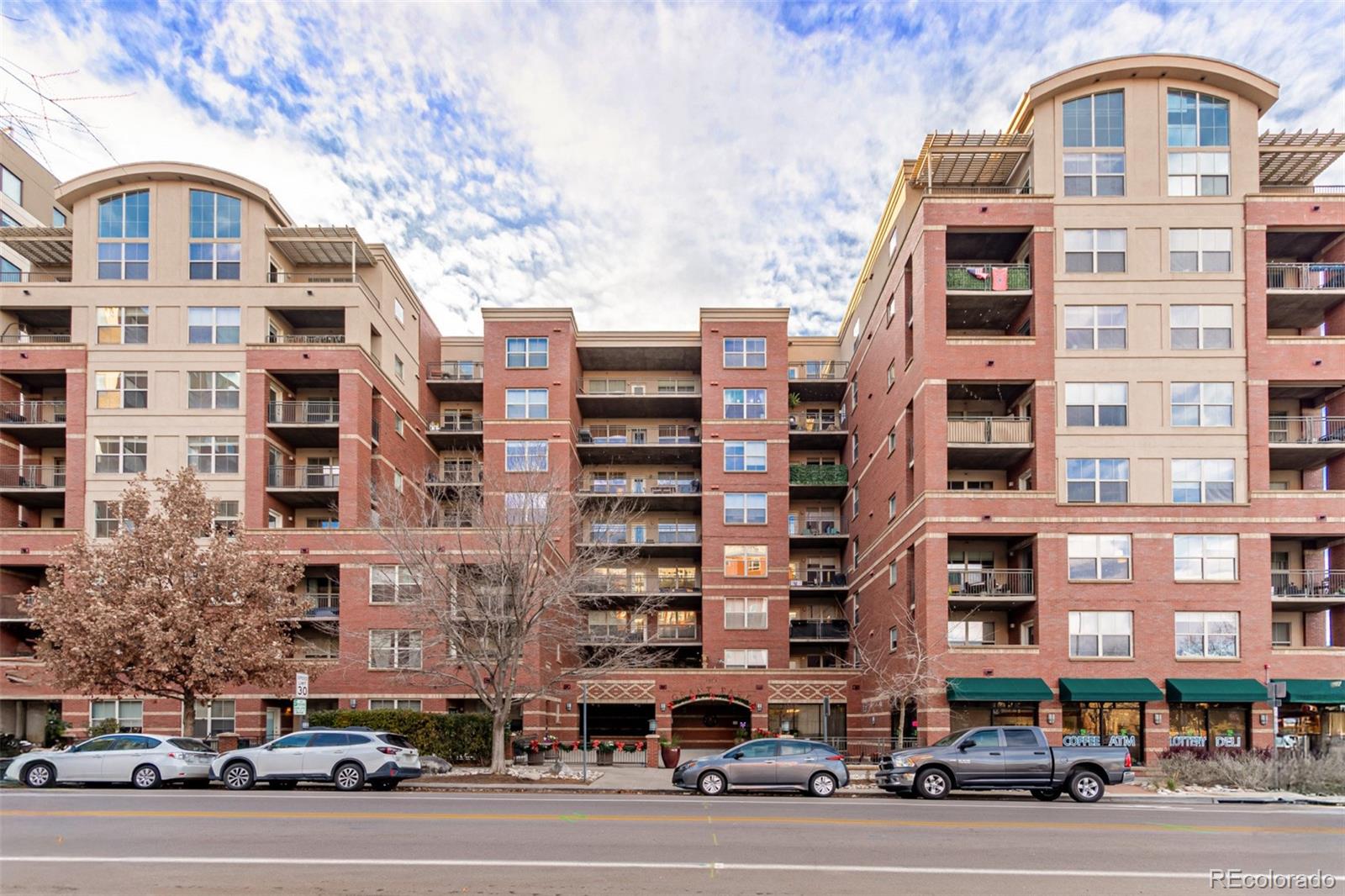 MLS Image #2 for 1975 n grant street 627,denver, Colorado