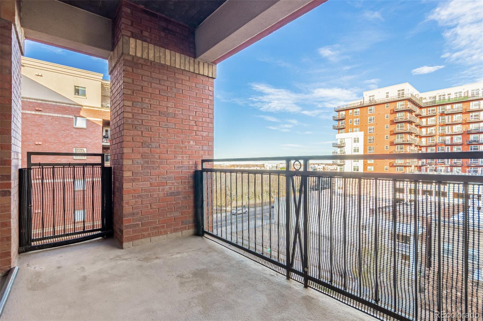 MLS Image #22 for 1975 n grant street 627,denver, Colorado