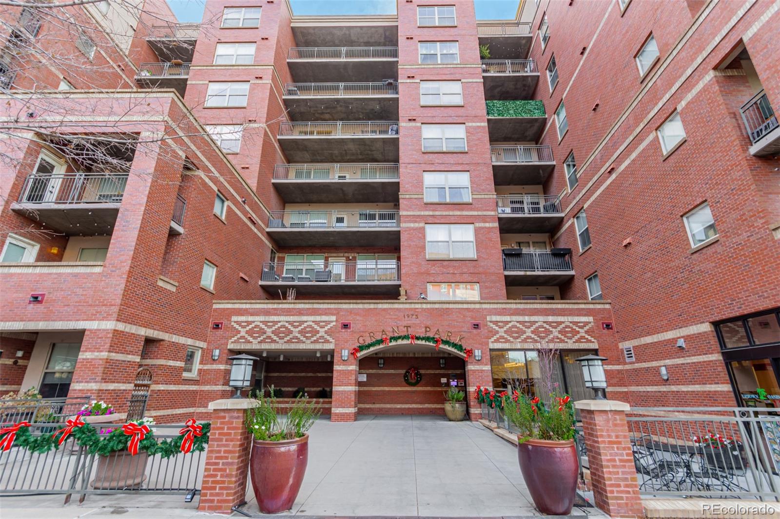MLS Image #24 for 1975 n grant street 627,denver, Colorado