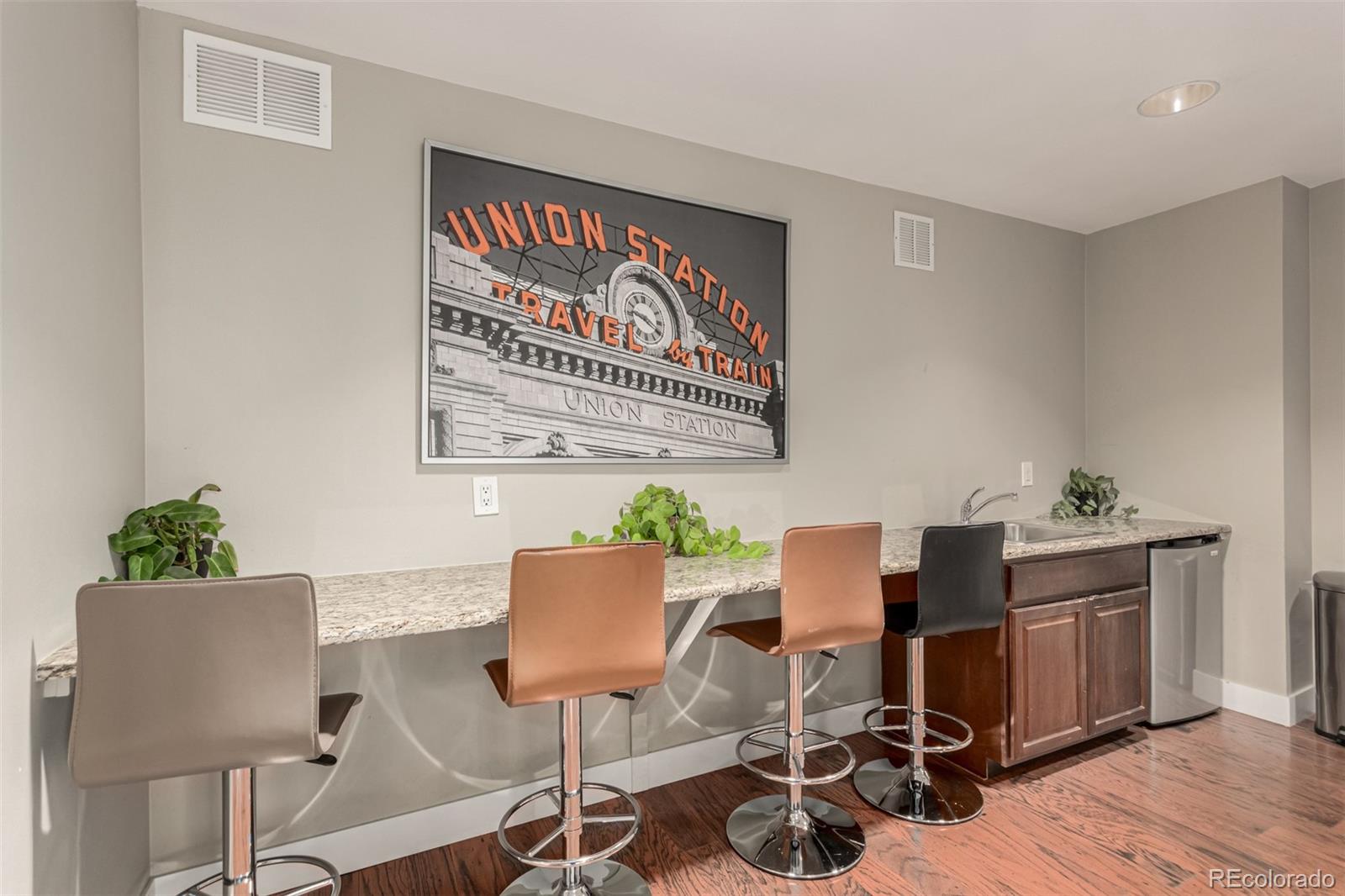MLS Image #34 for 1975 n grant street 627,denver, Colorado