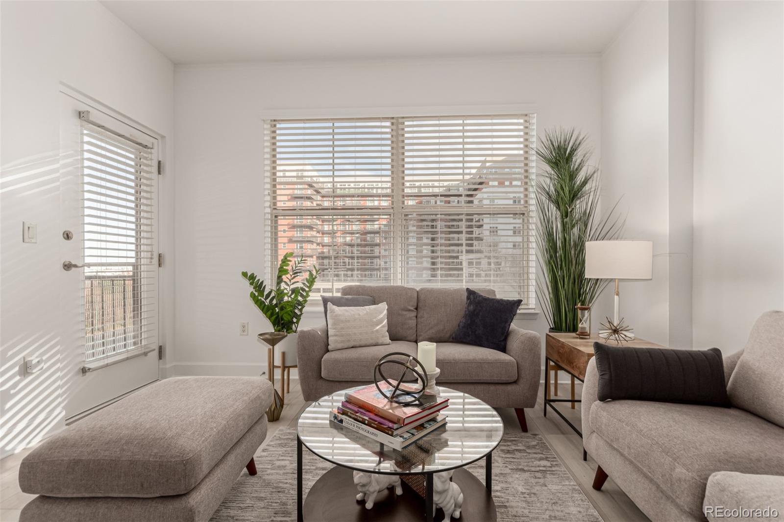 MLS Image #6 for 1975 n grant street 627,denver, Colorado
