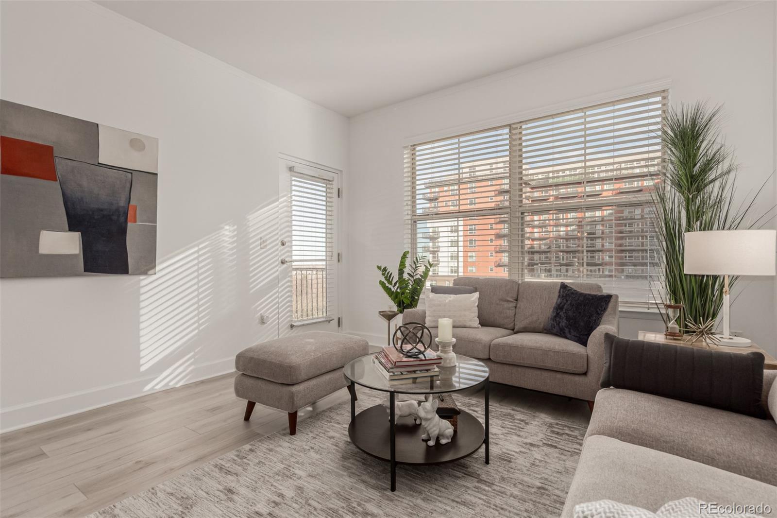 MLS Image #8 for 1975 n grant street 627,denver, Colorado