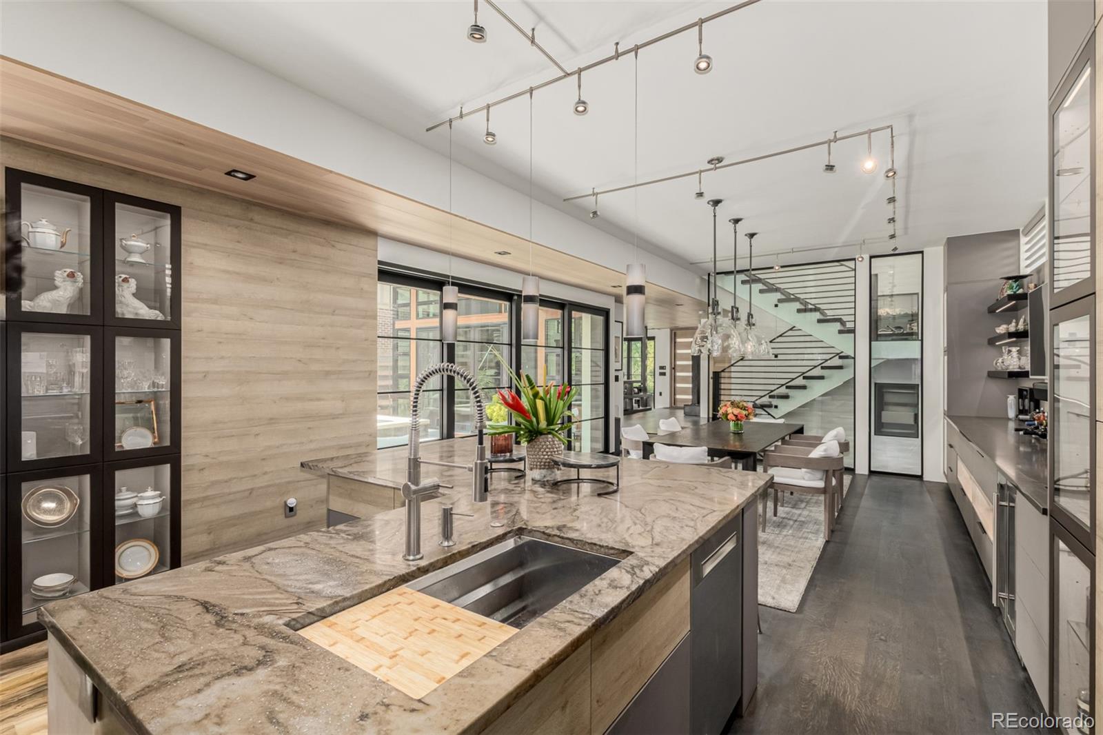 MLS Image #13 for 634 s corona street,denver, Colorado