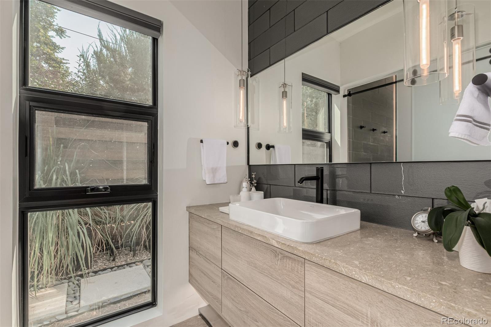 MLS Image #39 for 634 s corona street,denver, Colorado