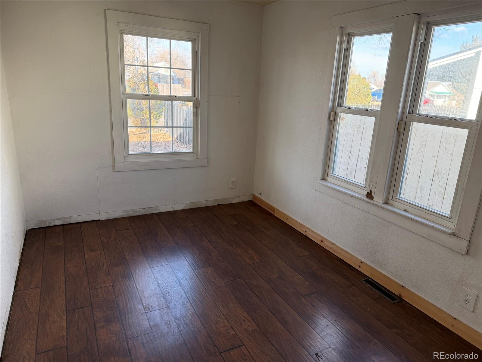 MLS Image #6 for 1042 s raleigh street,denver, Colorado