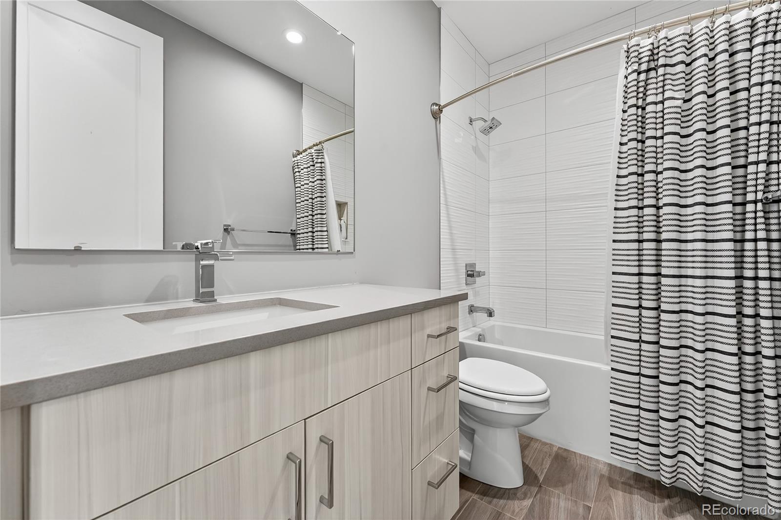 MLS Image #28 for 3237 s bannock street,englewood, Colorado