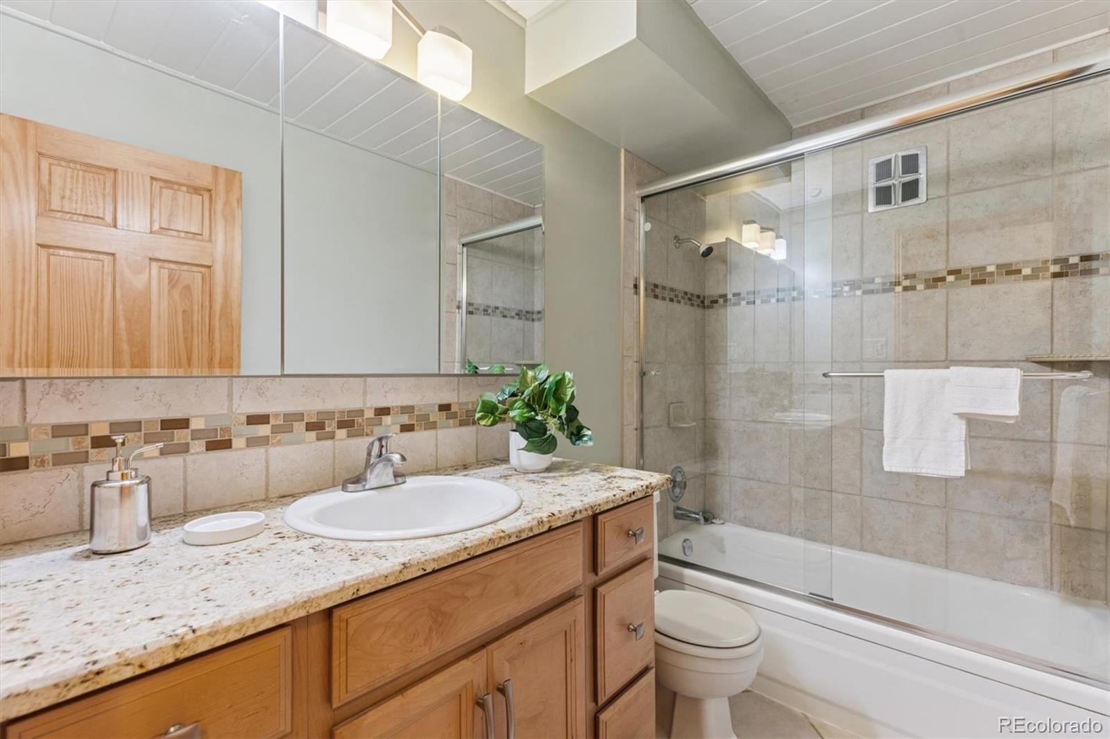 MLS Image #15 for 625 s clinton street 7a,denver, Colorado