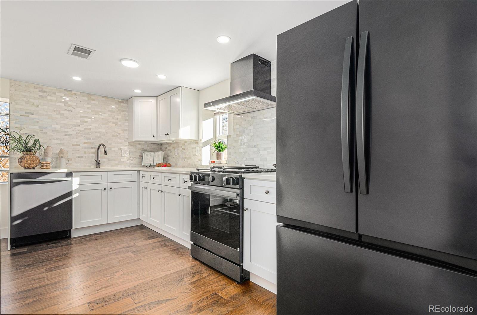 MLS Image #9 for 1956  valentia street,denver, Colorado