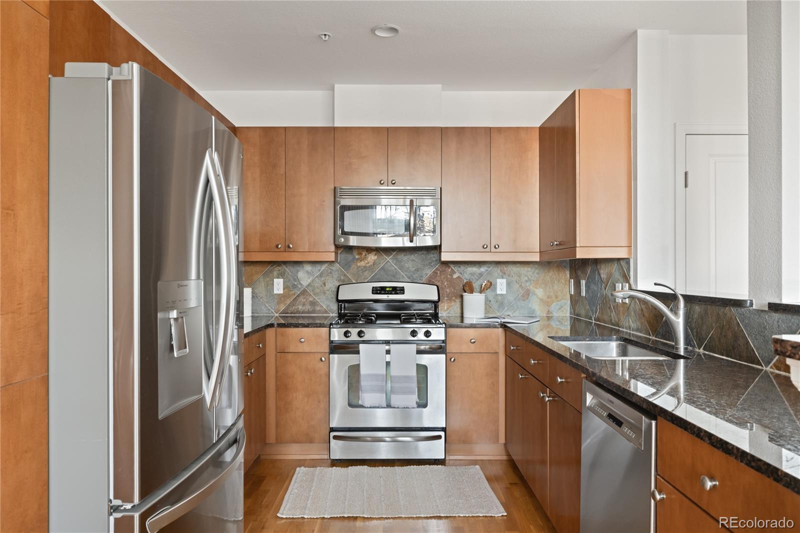 MLS Image #9 for 1662  fillmore street,denver, Colorado