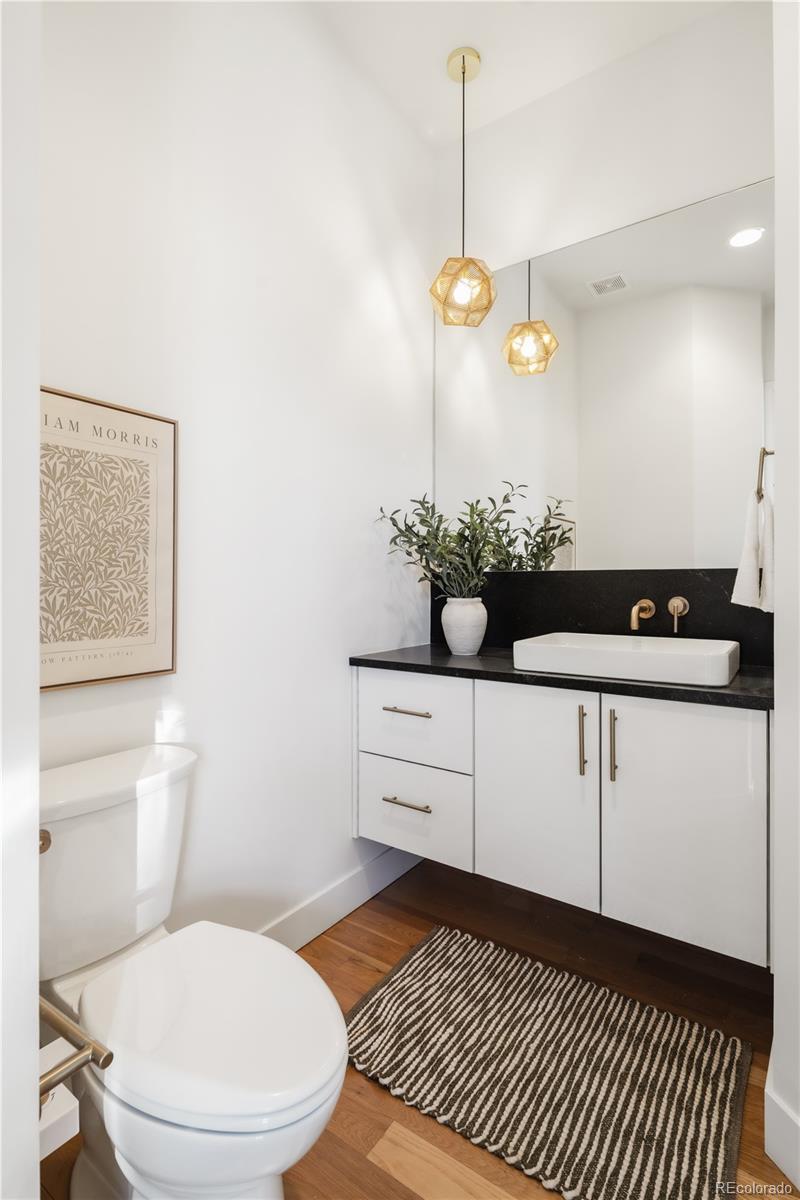 MLS Image #14 for 2240 s lincoln street,denver, Colorado