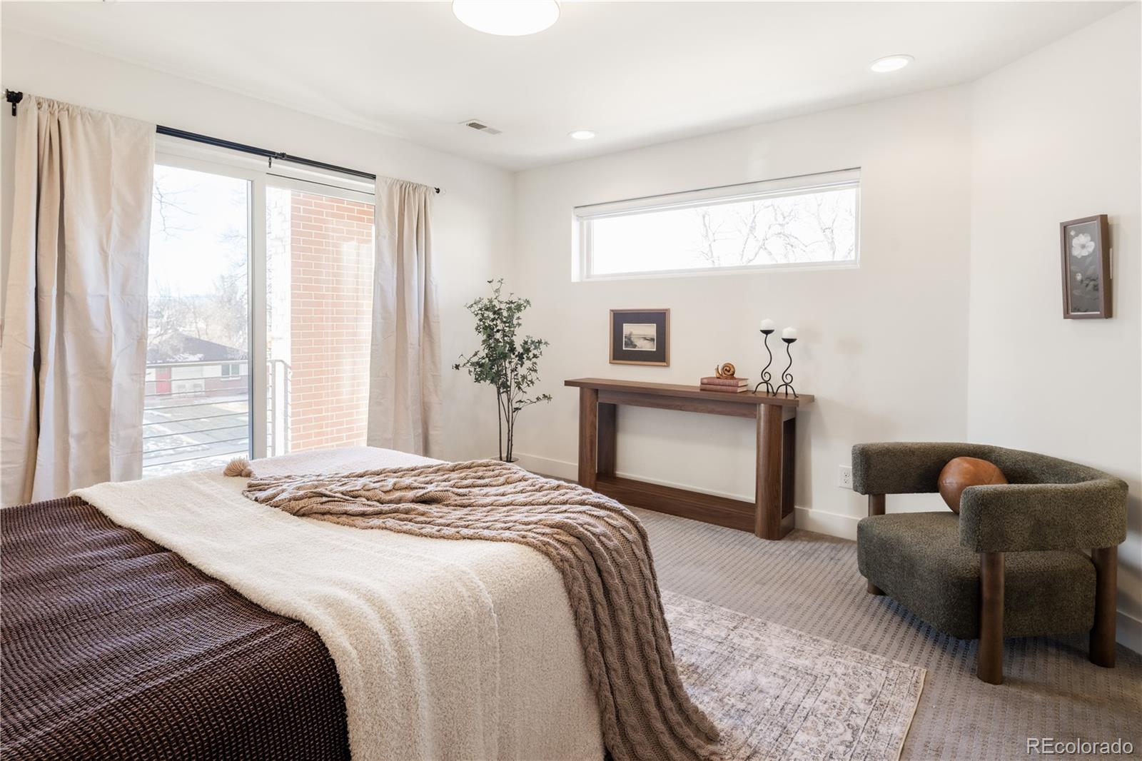 MLS Image #19 for 2240 s lincoln street,denver, Colorado
