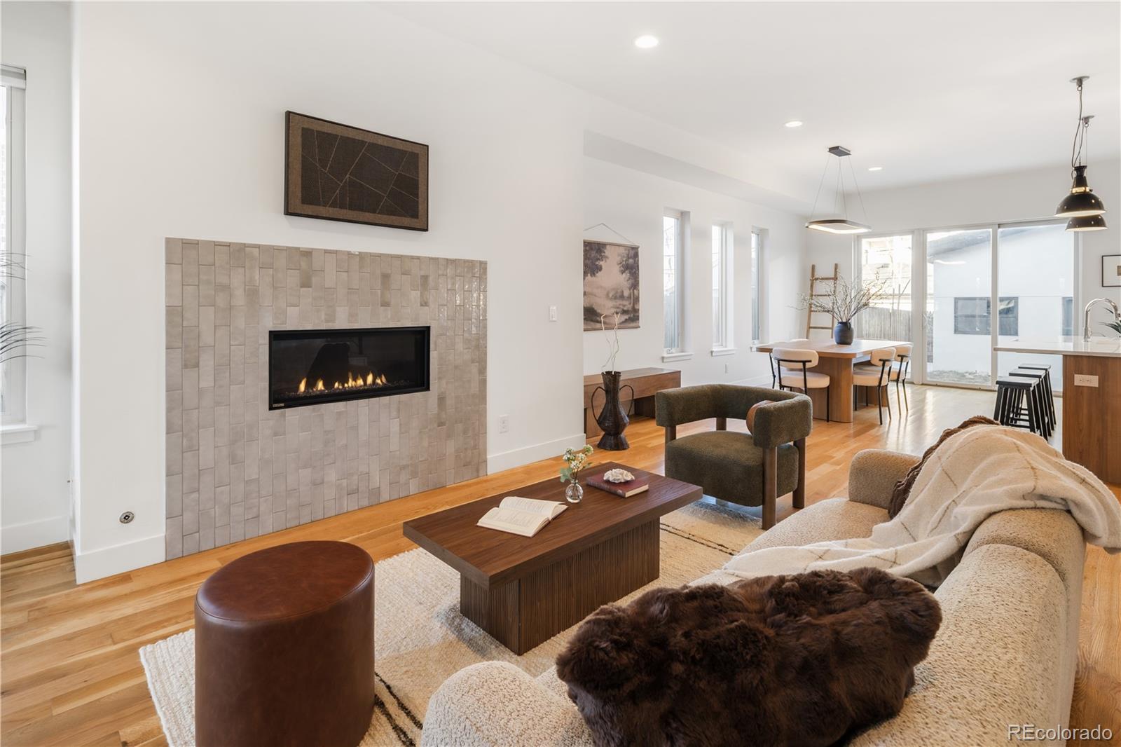 MLS Image #2 for 2240 s lincoln street,denver, Colorado