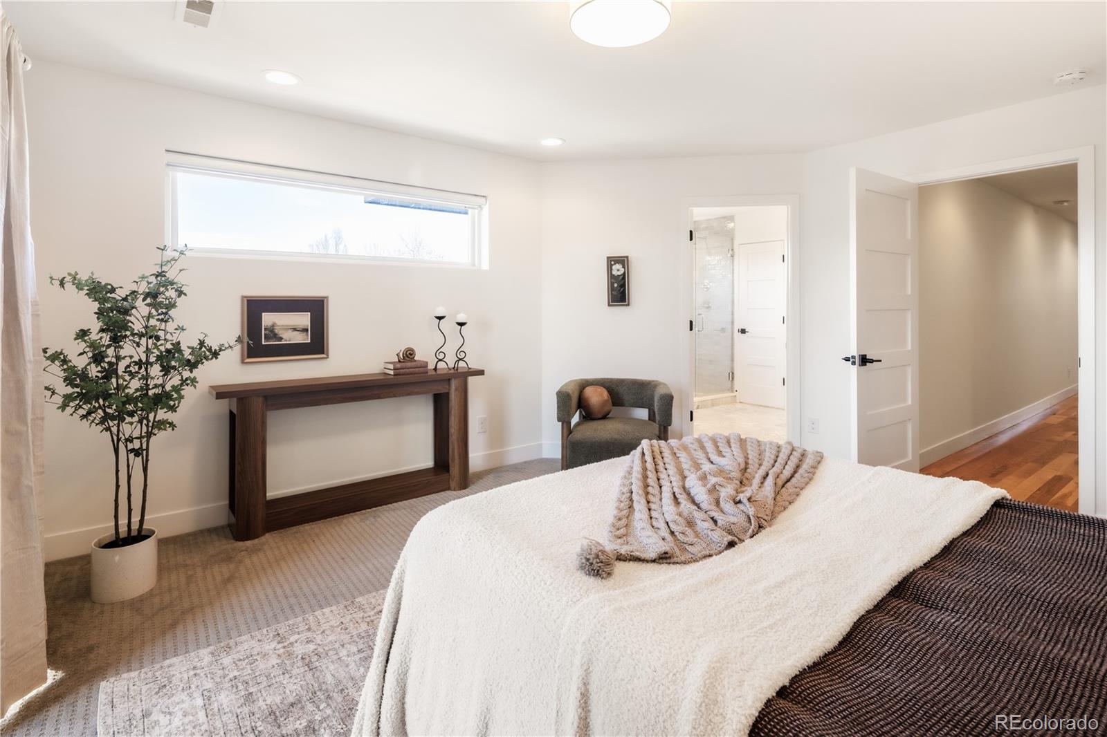 MLS Image #20 for 2240 s lincoln street,denver, Colorado