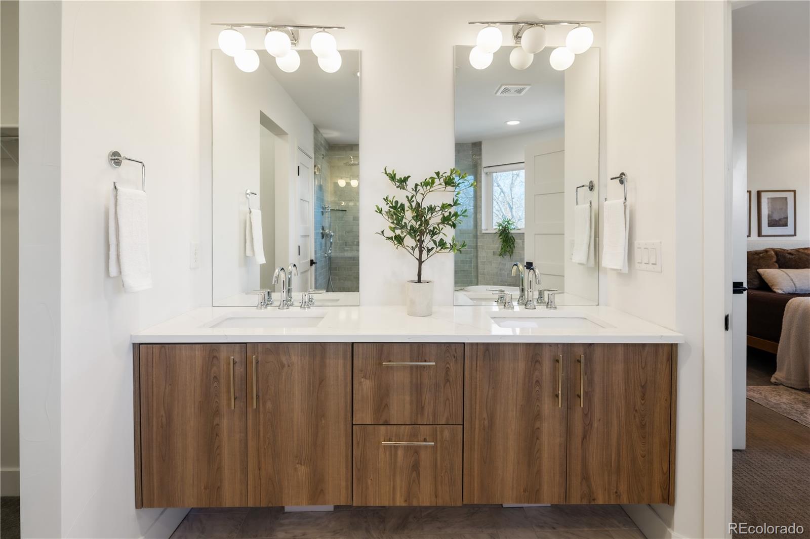 MLS Image #24 for 2240 s lincoln street,denver, Colorado