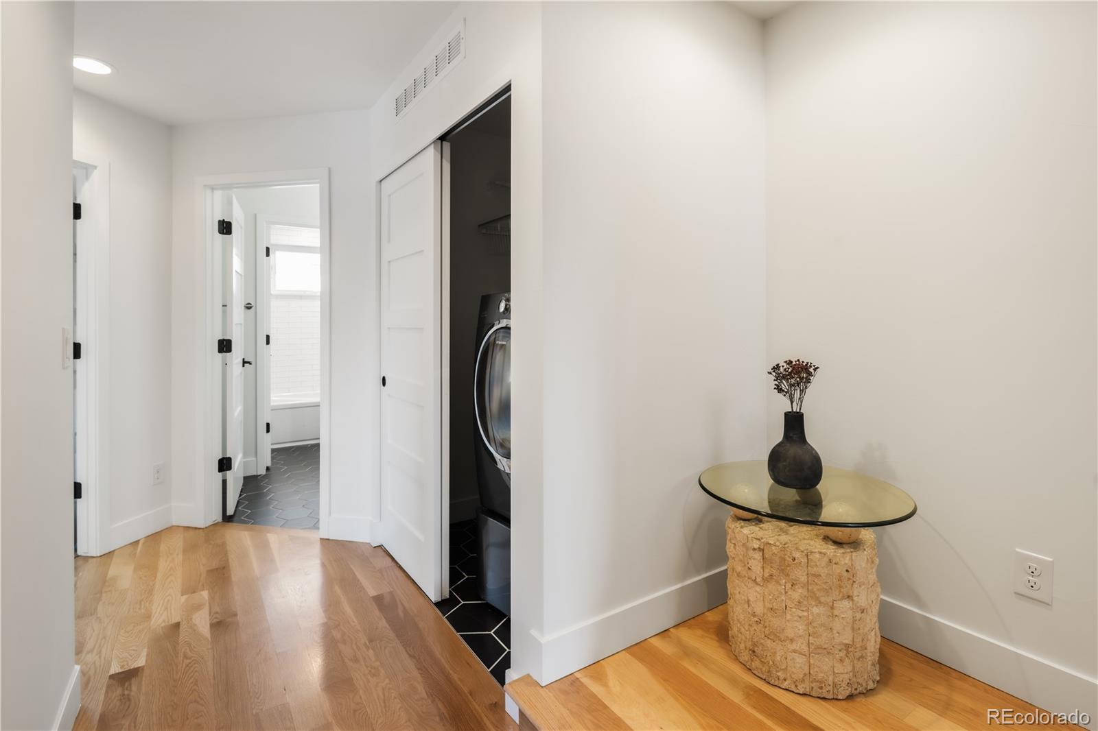 MLS Image #25 for 2240 s lincoln street,denver, Colorado