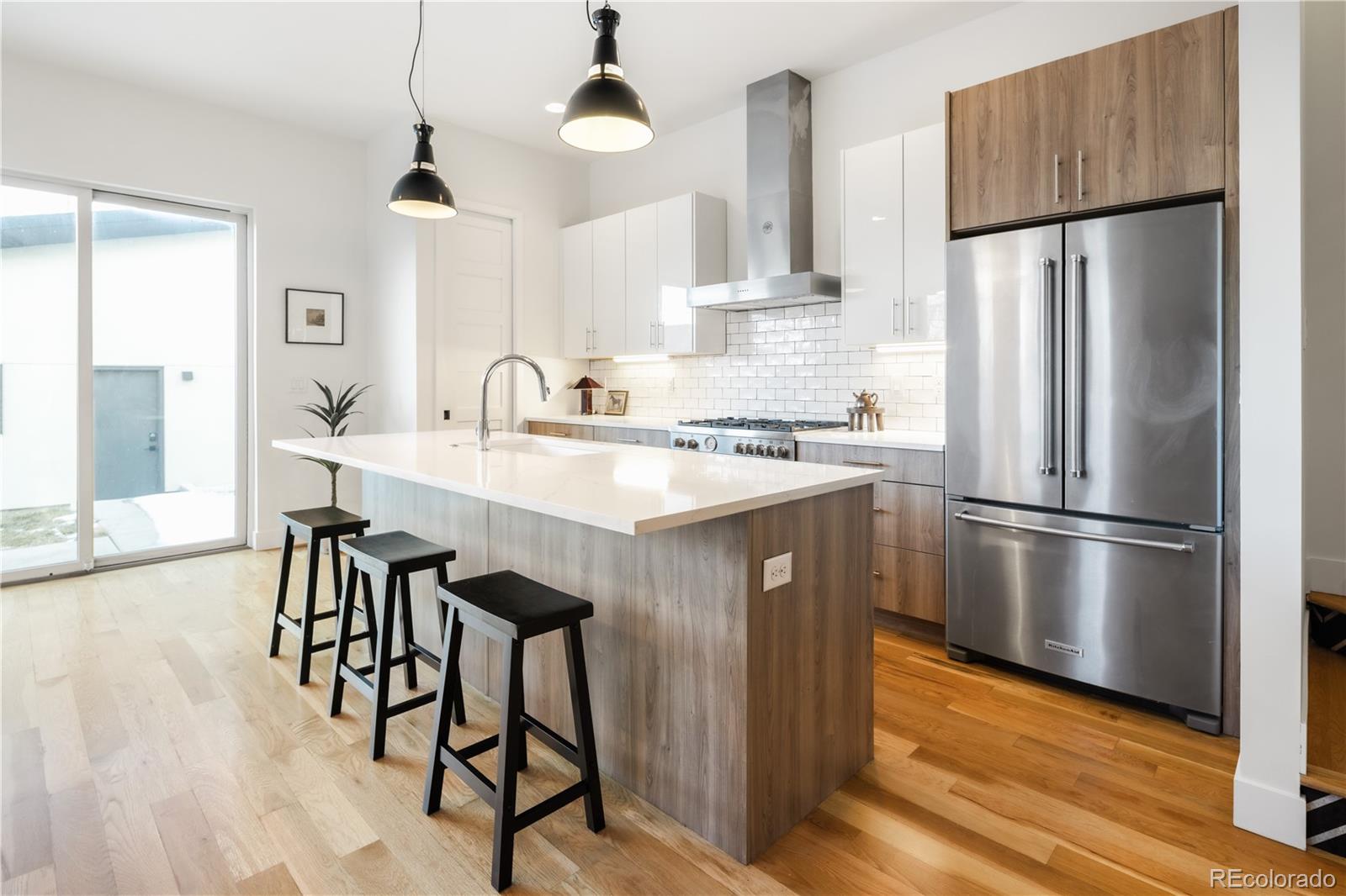 MLS Image #3 for 2240 s lincoln street,denver, Colorado