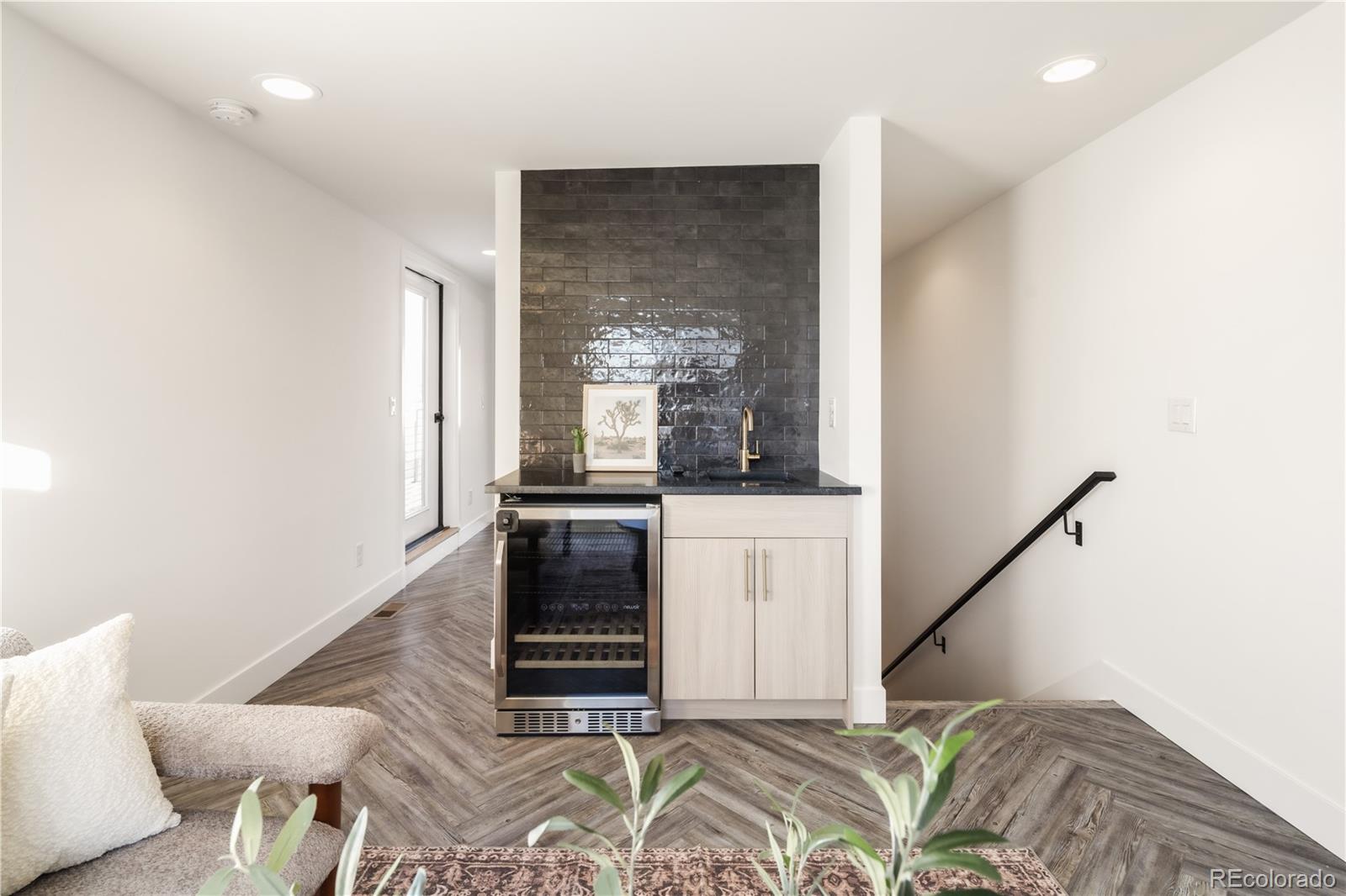 MLS Image #32 for 2240 s lincoln street,denver, Colorado