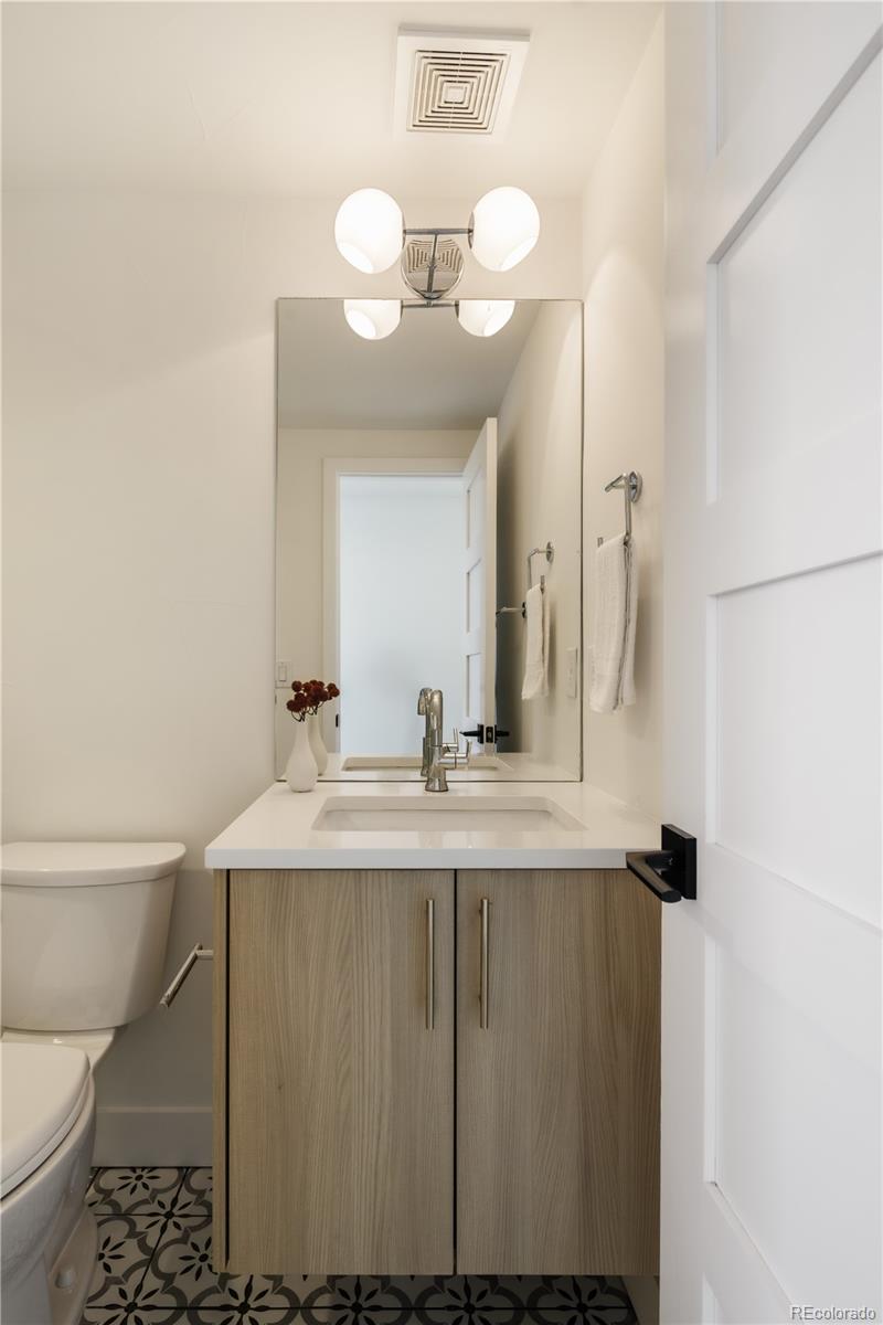 MLS Image #34 for 2240 s lincoln street,denver, Colorado