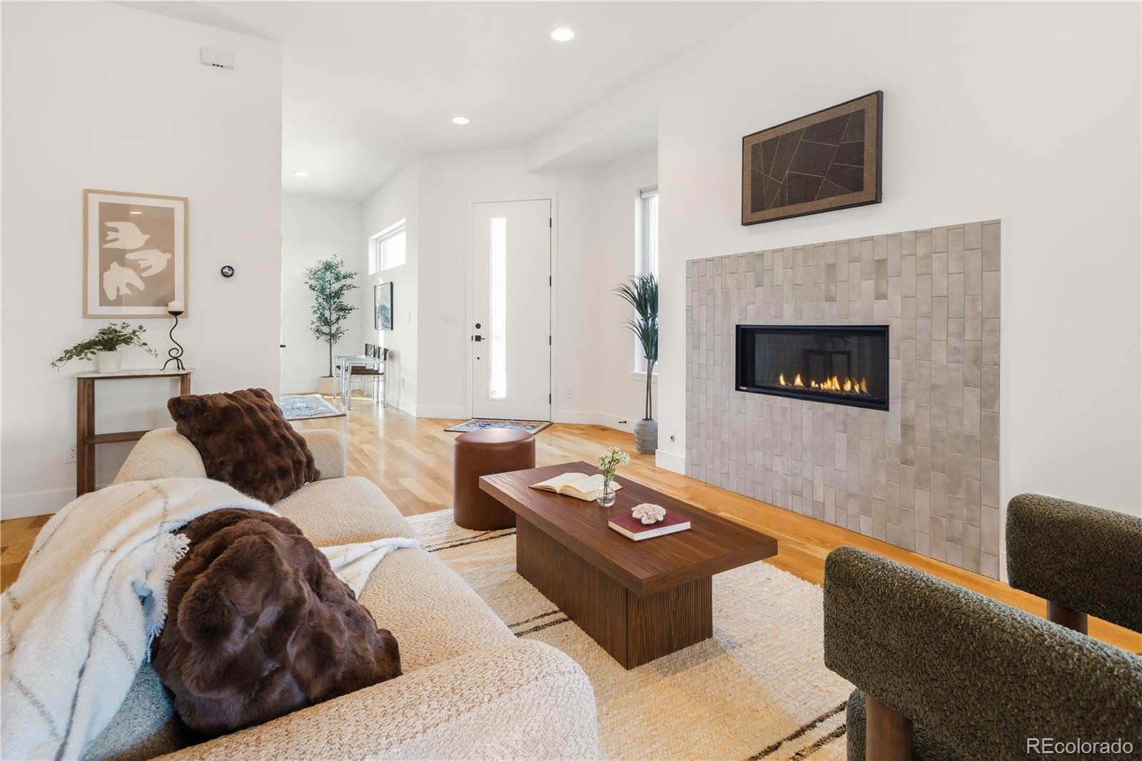 MLS Image #7 for 2240 s lincoln street,denver, Colorado